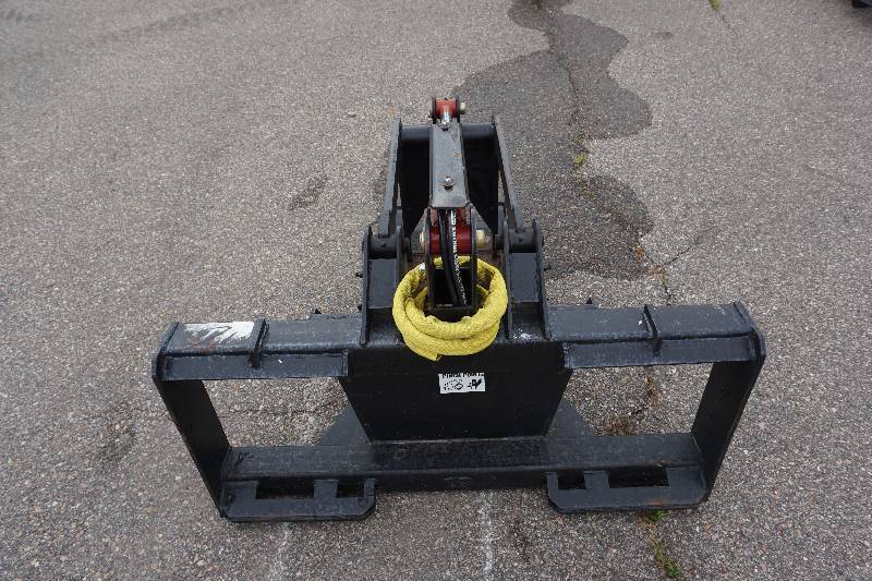 Universal Mount Bobcat Skid Loader Skid Steer Stump Grapple Bucket