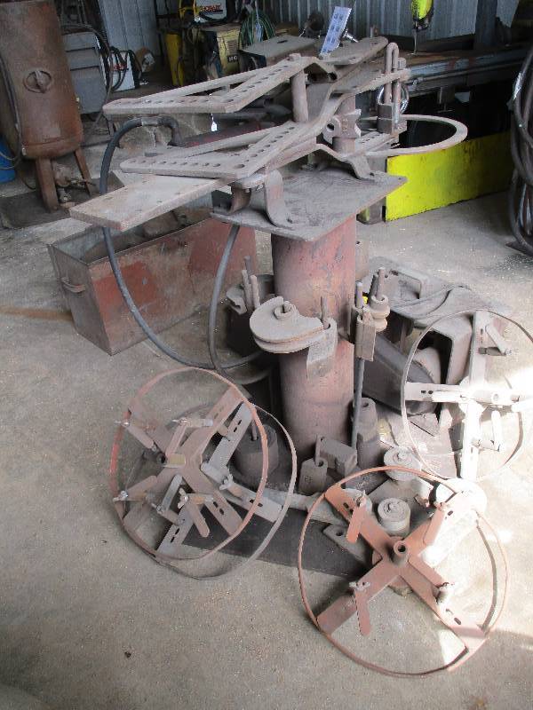 lot 2 image: Pipe Bender