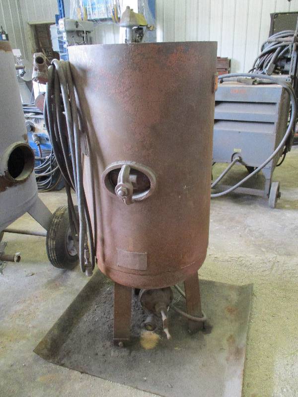 lot 7 image: Pot Belly Sand Blaster