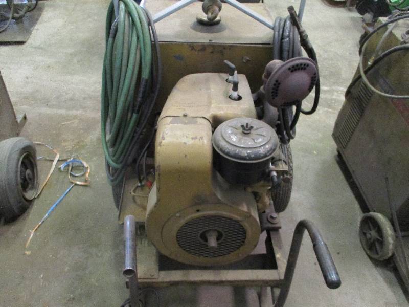 lot 17 image: Hobart Portable Arc Welder