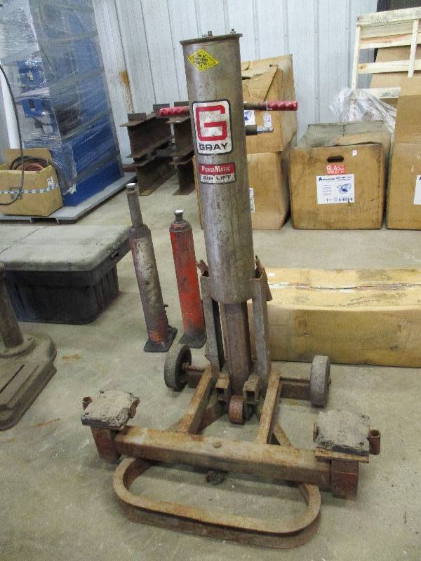 lot 22 image: PortaMatic Air Lift