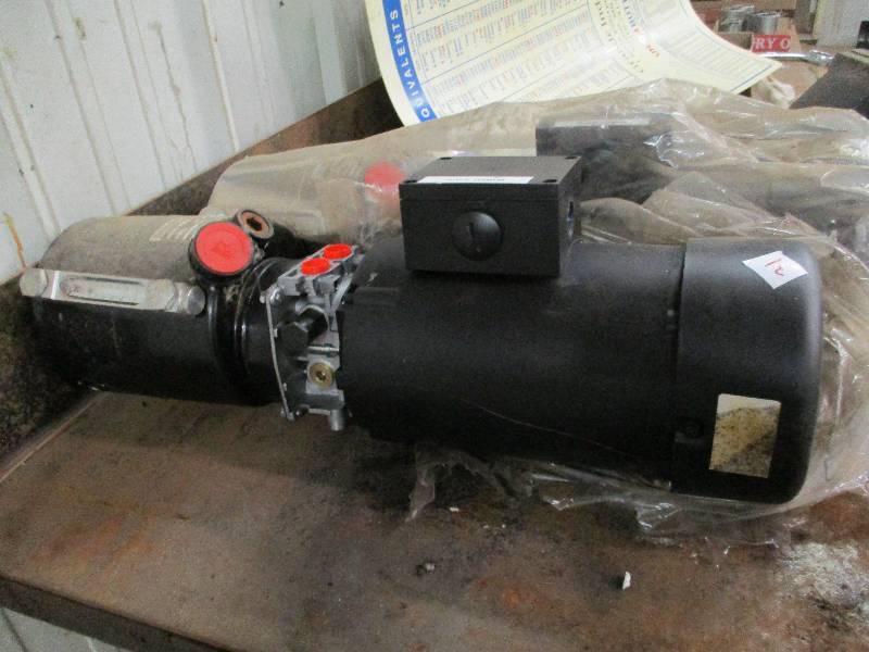 lot 31 image: Sunsource Hydraulic Pump