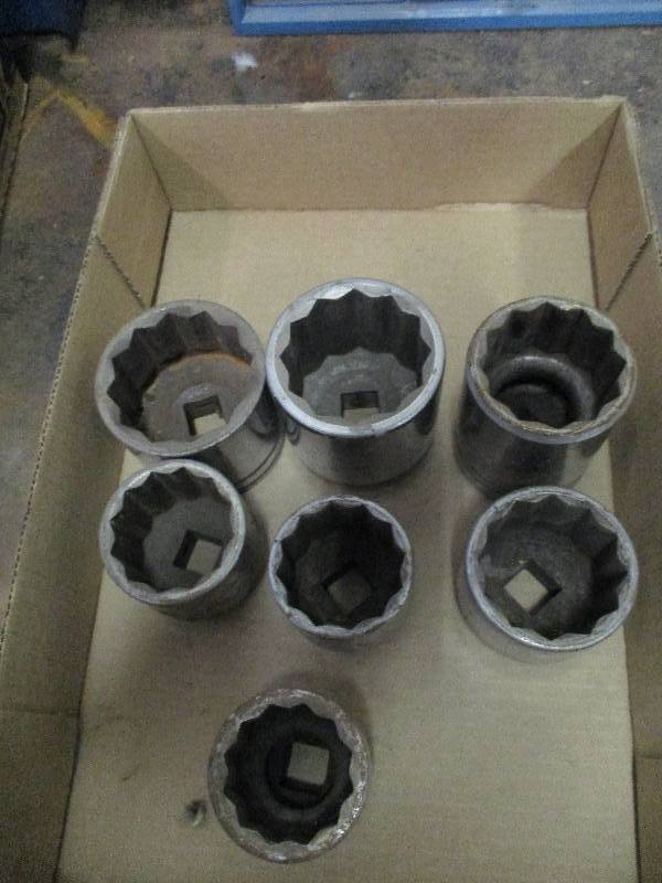 lot 47 image: 34 Drive Sockets