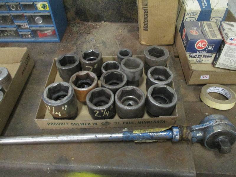 lot 48 image: 1 drive sockets