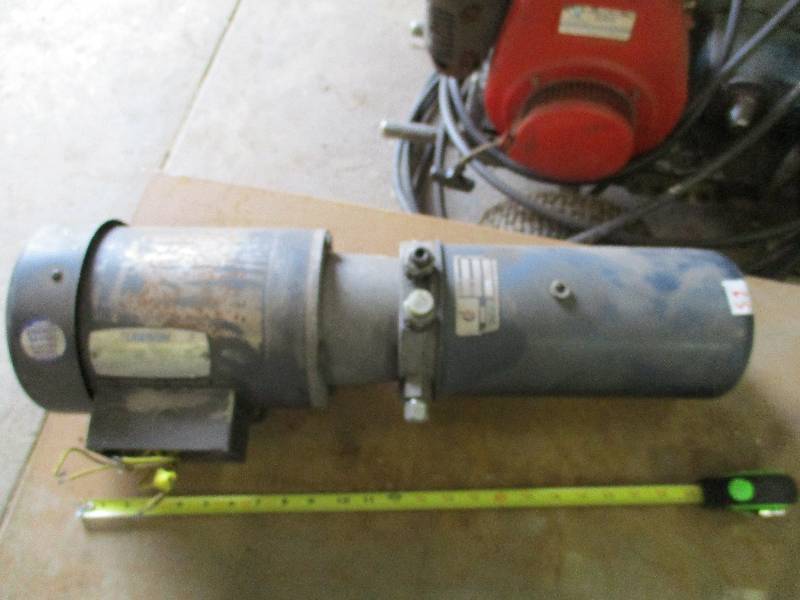 lot 59 image: Lesson motor with haha Hydraulic pump