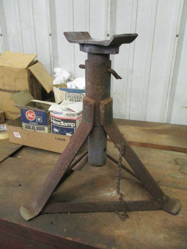 lot 67 image: Vehicle stands