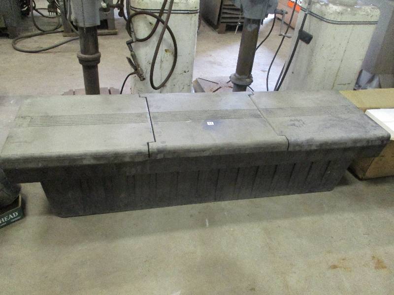lot 72 image: Truck Tool Box