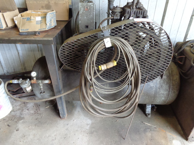 lot 93 image: Air compressor