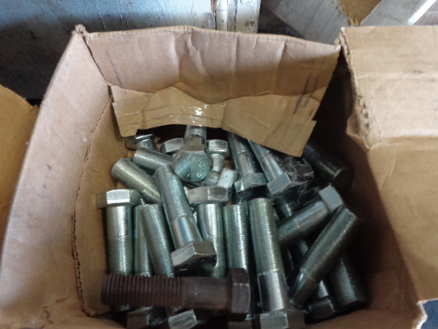 lot 98 image: Hex head bolts