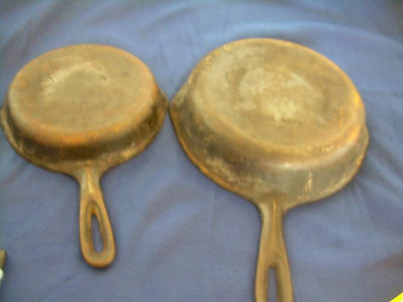 2 VINTAGE CAST IRON FRYING PANS
