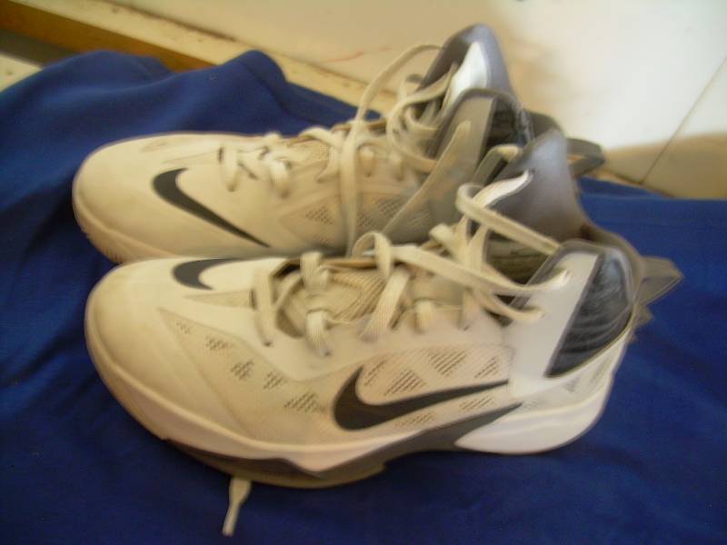 HIGH TOP NIKES