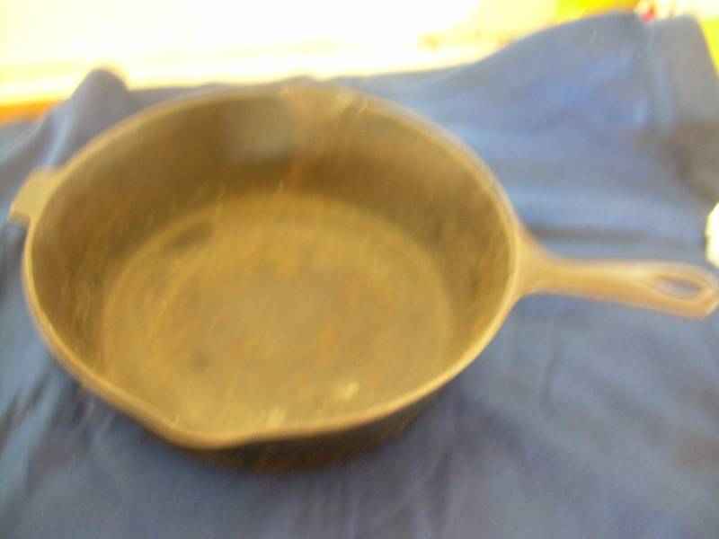 CAST IRON SKILLET