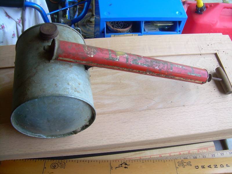 ANTIQUE METAL SPRAYER