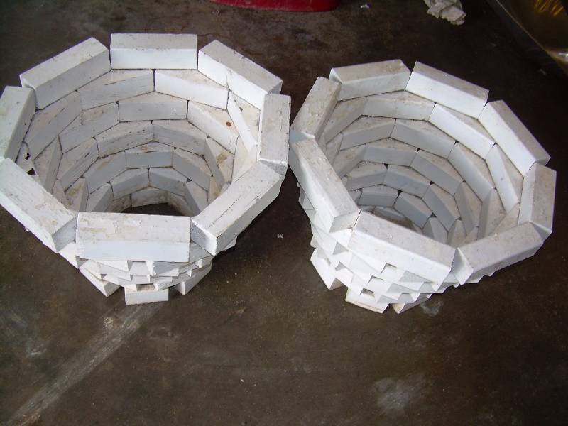 2 WOODEN FLOWER POT HOLDERS