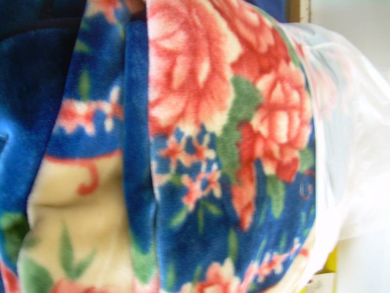 QUEEN SIZE FUZZY BLANKET