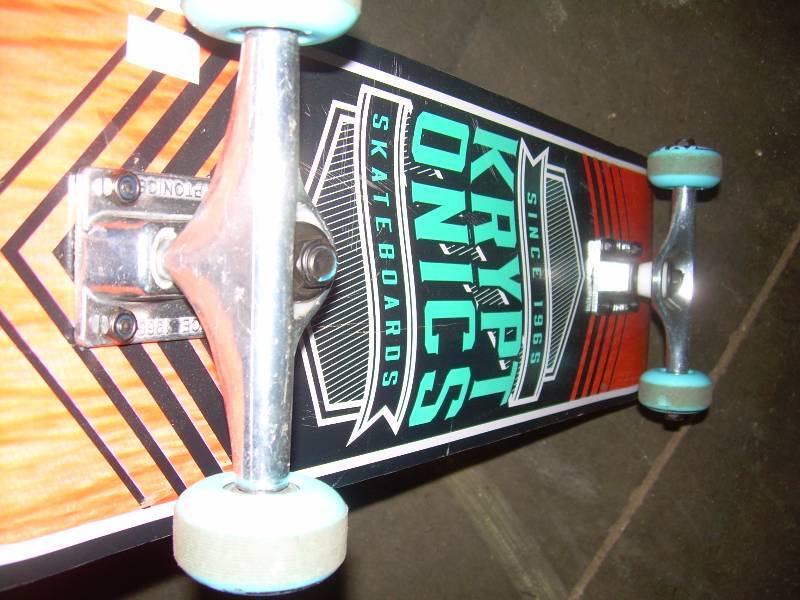 CRYPT ONYCS SKATE BOARD