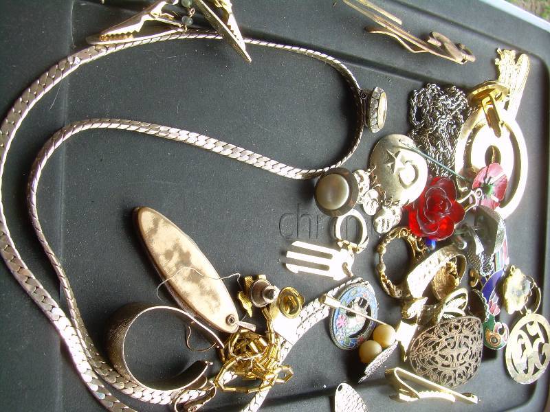 SILVER AND GOLD JEWLERY