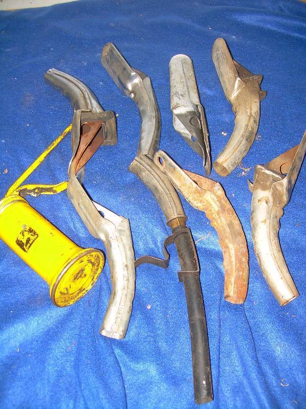 8 VINTAGE OIL SPOUTS 1 JOHN DEERE OIL CAN