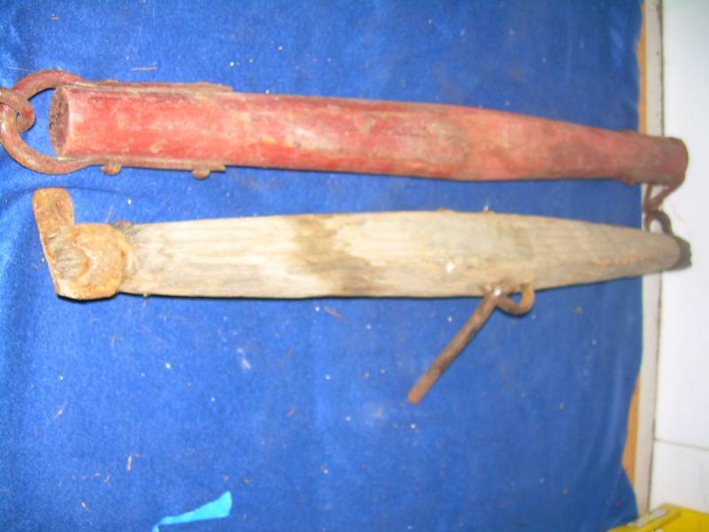 2 VINTAGE HORSE LEVELERS