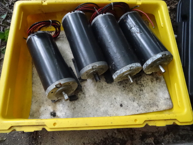 lot 242 image: 4 electric 24 volt motors...