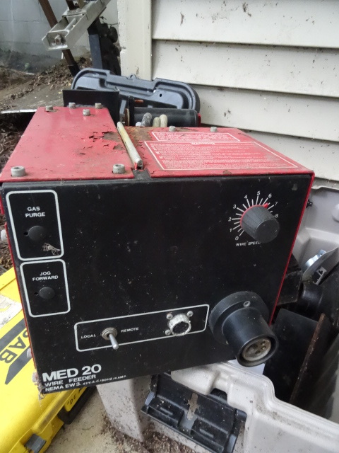 lot 243 image: Airco med 20 wire feeder and misc i...