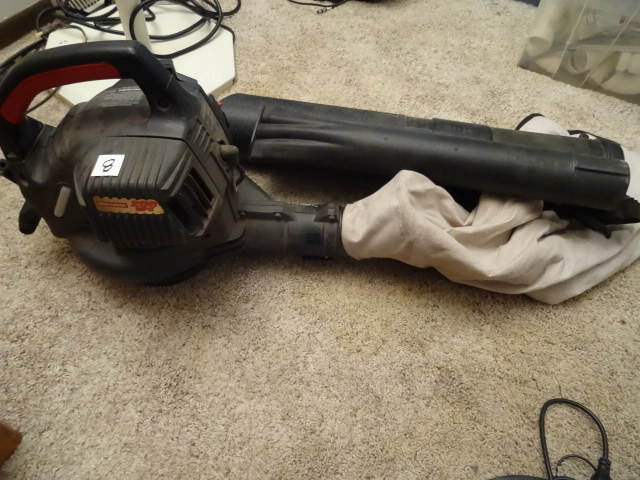 lot 8 image: Craftsman 200 MPG Leaf BlowerVacuum