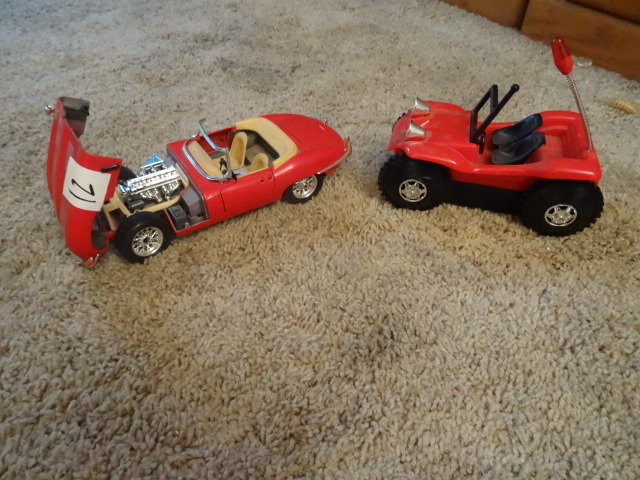 lot 12 image: Burago Jaguer E Die Cast Car.