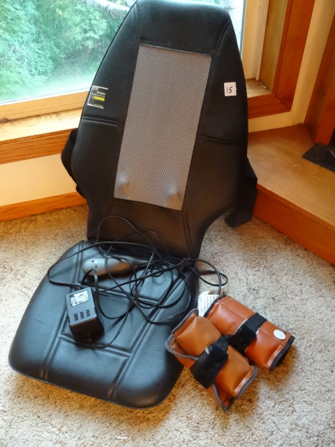 lot 15 image: Homedics Massage Pad.