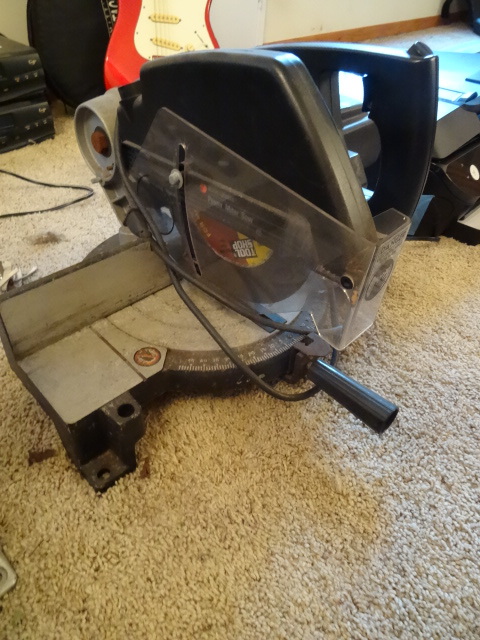 lot 21 image: Black And Decker Power Miter Saw 10