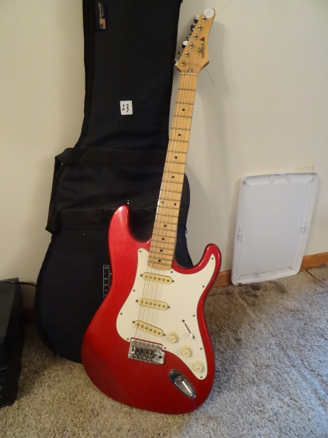 lot 23 image: Samick Electric Guitar  2062120