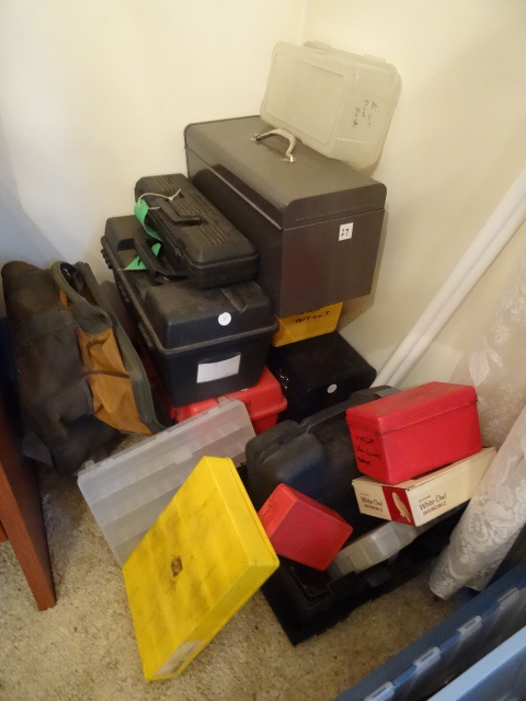 lot 27 image: Lots Of Misc Tool Boxes and Cases