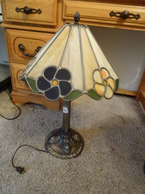 lot 32 image: Decorative Table Lamp, 26 Tall