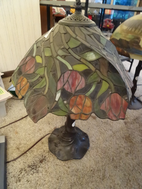 lot 36 image: Decorative Table Lamp 24 Tall