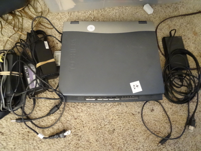 lot 40 image: Toshiba Satelite Laptop. Windows XP,