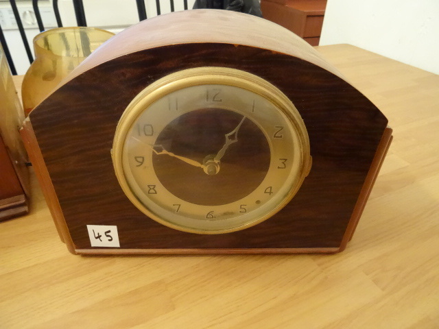 lot 45 image: Vintage Plymouth Clock. Thomas