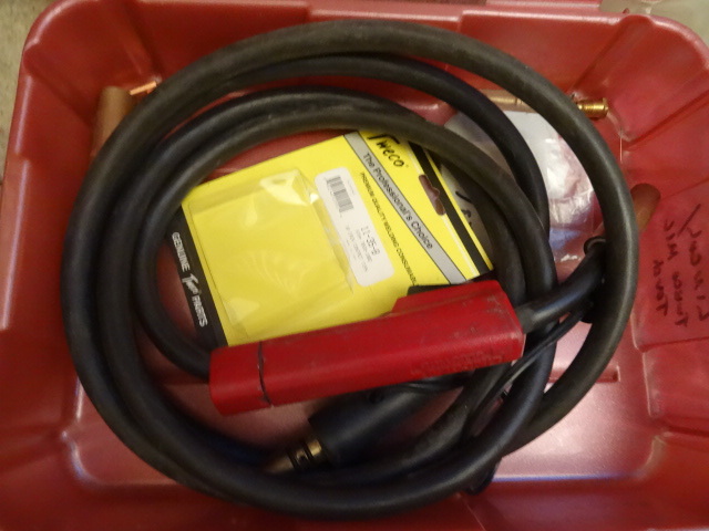 lot 60 image: Lincoln Small Amp Mig Gun