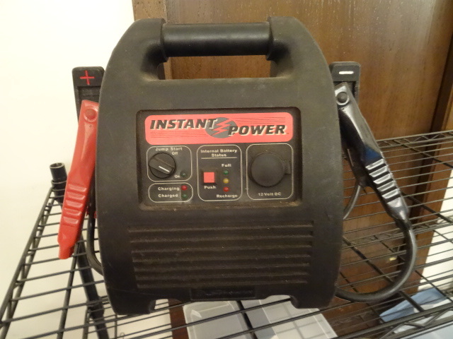 lot 73 image: Instant Power Jumper Pack