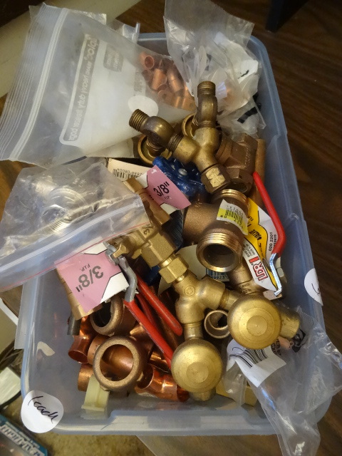 lot 93 image: Misc Brass And Copper Fittings