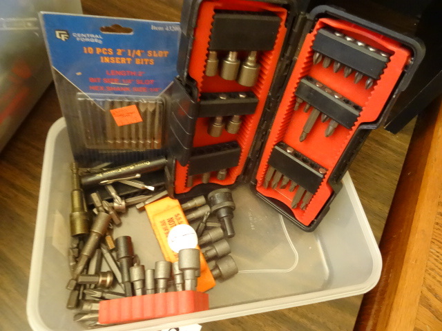 lot 97 image: Bin Of Misc Drill Driver Bits