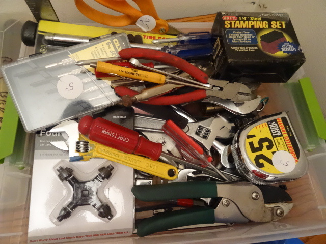 lot 98 image: Bin Of Misc Tools