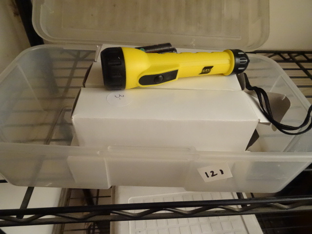 lot 121 image: 6 Brand New Esab Flash Lights