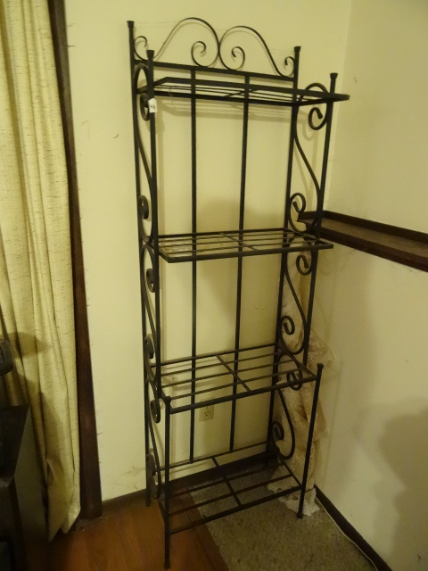 lot 146 image: Metal Bakers Rack  24 X 13 X 72