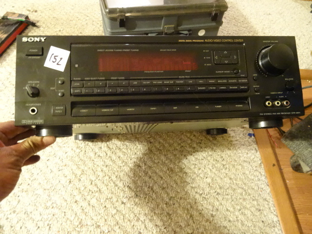 lot 152 image: Sony FMAM Receiver. STR-0911