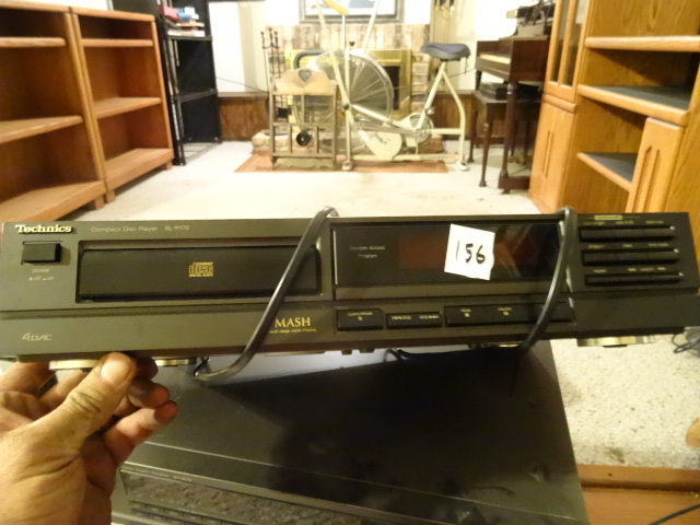 lot 156 image: Technics Compact Disc Player SL-P170