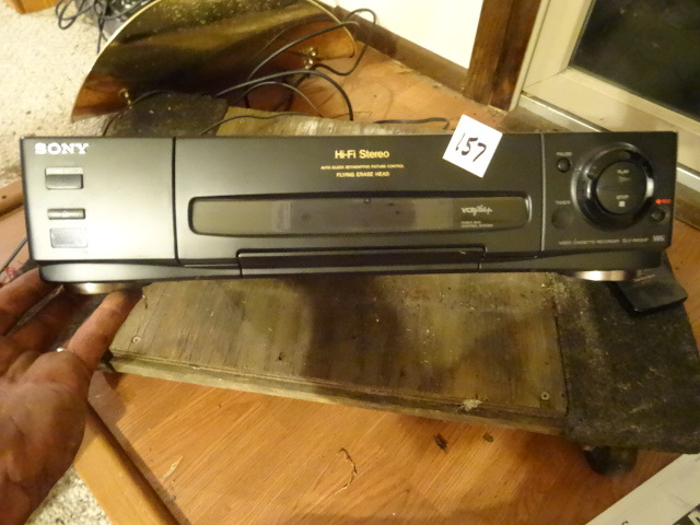 lot 157 image: Sony VCR Model SLV-940HF