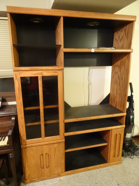 lot 161 image: 3 Piece Entertainment Center.