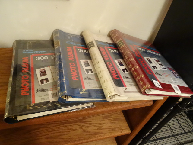 lot 172 image: 4 Brand New Photo Albums