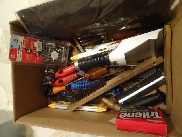 lot 194 image: Box Of Misc Tools and Misc