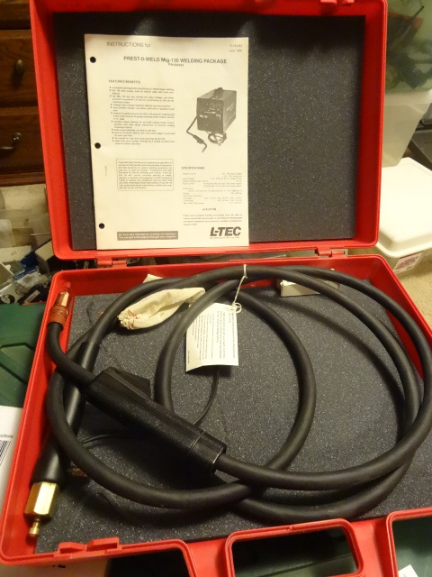 lot 212 image: New L-Tec Wire Feed Gun With Hose.
