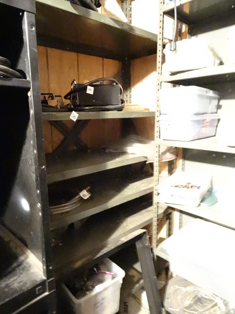lot 265 image: Metal shelving unit